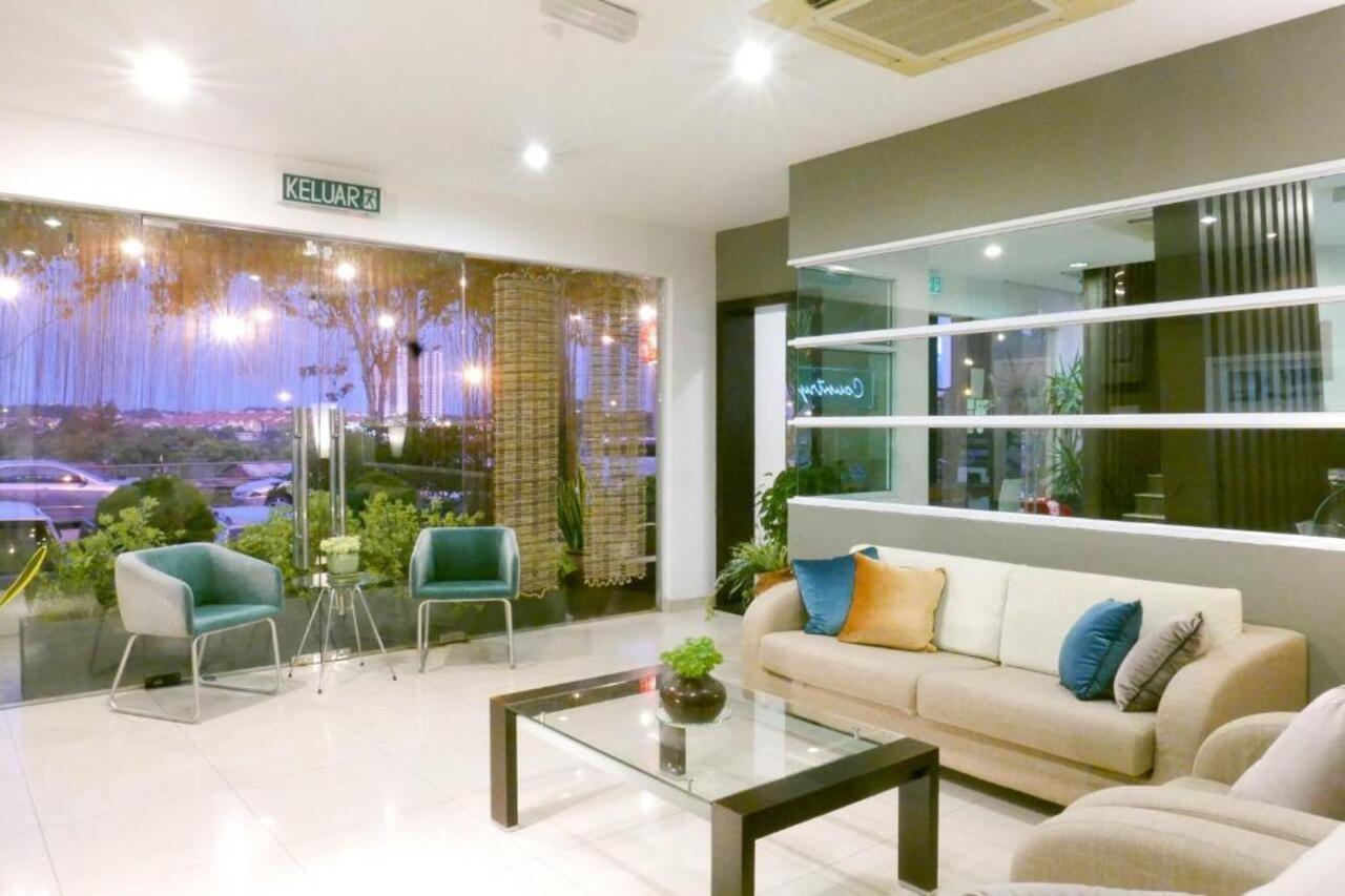 Country Inn Kulai Exterior foto