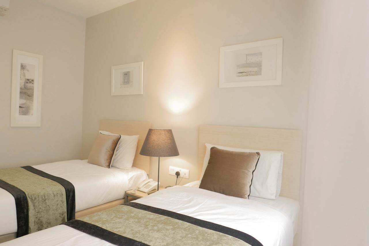 Country Inn Kulai Exterior foto